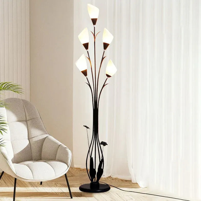 Flower-Shaped Shade Black Metal Floor Lamp