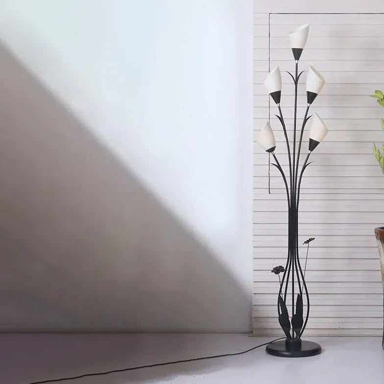 Flower-Shaped Shade Black Metal Floor Lamp