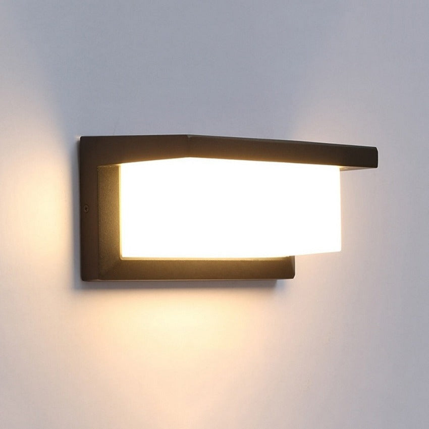 Horizontal LED Outdoor Light